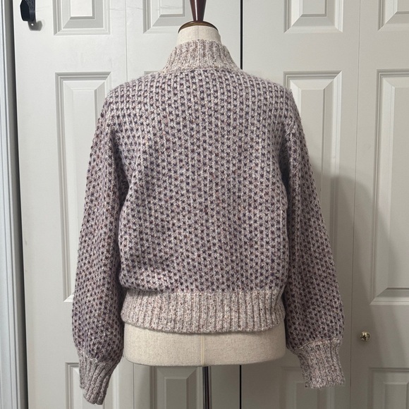 CeCe NWOT❤️ Women's Sweater Textured Cream and Purple - Picture 3 of 13